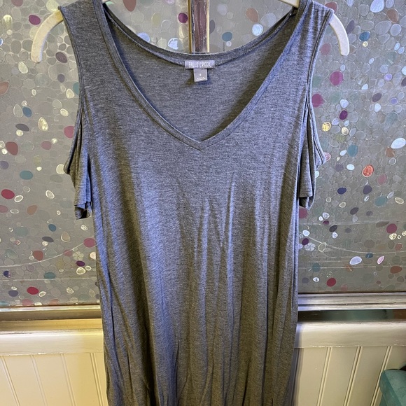 SIMPLE CUT OUT GREY DRESS - Picture 2 of 4